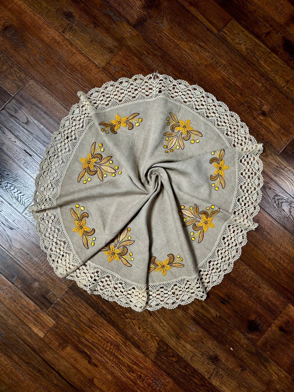Vintage Circular Table Cover Harvest Yellow Embroidered Floral Crochet Lace Trim
